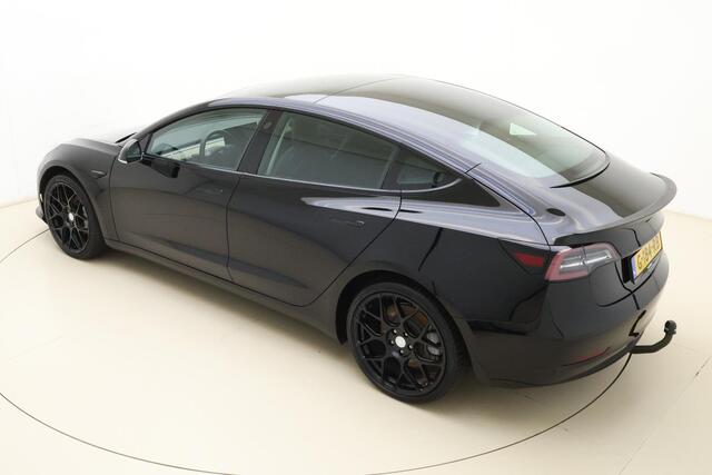 Tesla Model 3 Standard RWD Plus 60 kWh | Trekhaak | Panoramadak | SOH 88,4% | Elektrische best.stoel | Lichtmetalen velgen | Lederenkleding