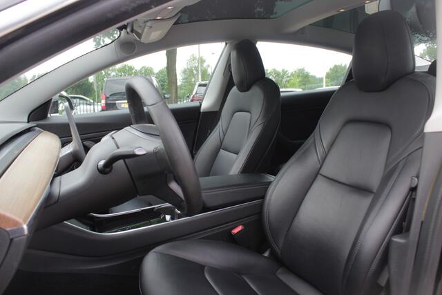 Tesla Model 3 Long Range AWD 75 kWh / Autopilot / Panoramadak / Camera / Premium Audio / 18'' / Leder / Stoel+Stuurverwarming / ACC