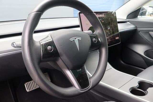 Tesla Model 3 Standard RWD Plus 60 kWh | Full Self-Driving Computer 3 | SOH 85,5 % | Zwart-Zwart |