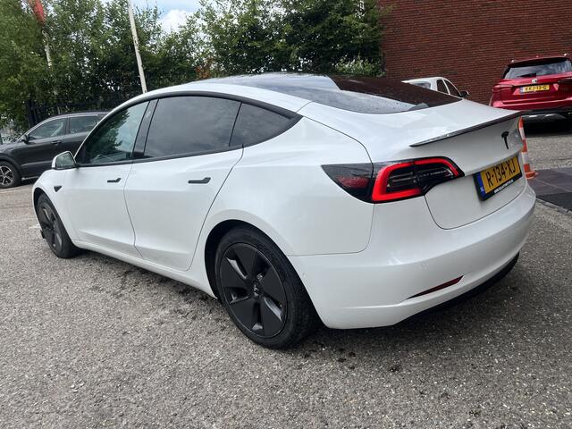 Tesla Model 3 Standard RWD Plus 60 kWh PANODAK // NAVI // ADAPTIVE CRUISE // CLIMA // AUTOPILOT // CAMERA+SENSOREN // LEDEREN BEKLEDING //
