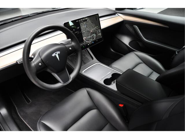 Tesla Model 3 RWD SOH: 95.9% Panodak Leer 360° ACC Climate Stuur- & Stoelverwarming voor & achter LM velgen PDC Elektr. achterklep Elektr. verst. stuurwiel Elektr. verstelb. stoelen Metallic lak 1e Eigenaar BTW auto