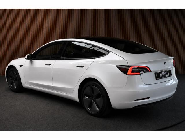 Tesla Model 3 RWD SOH: 96,1% Panodak Leer 360° ACC Climate Stuur- & Stoelverwarming voor & achter LM velgen PDC Elektr. achterklep Elektr. verst. stuurwiel Elektr. verstelb. stoelen Metallic lak 1e Eigenaar BTW auto