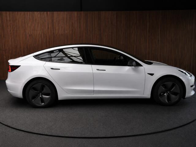 Tesla Model 3 RWD SOH: 96,1% Panodak Leer 360° ACC Climate Stuur- & Stoelverwarming voor & achter LM velgen PDC Elektr. achterklep Elektr. verst. stuurwiel Elektr. verstelb. stoelen Metallic lak 1e Eigenaar BTW auto