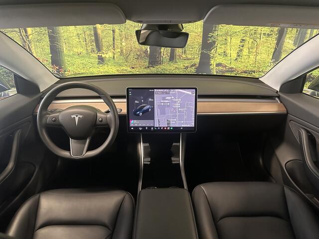 Tesla Model 3 Long Range AWD 75 kWh | 351 PK! | Origineel Nederlands | Leder | Autopilot | Premium Audio | Panoramadak | Elektrische Stoelen | Stoelverwarming | Achterbankverwarming |