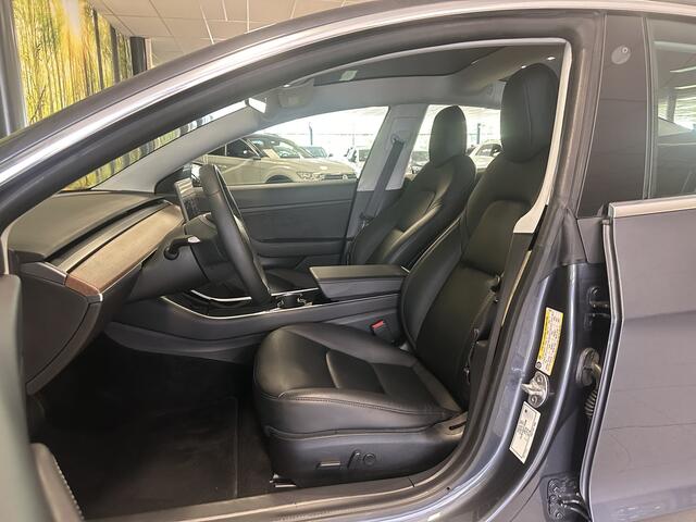Tesla Model 3 Long Range AWD 75 kWh | 351 PK! | Origineel Nederlands | Leder | Autopilot | Premium Audio | Panoramadak | Elektrische Stoelen | Stoelverwarming | Achterbankverwarming |