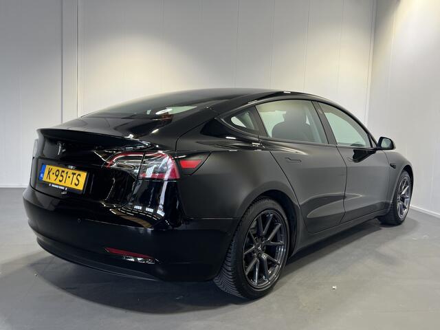 Tesla Model 3 Standard RWD Plus 60 kWh | Navigatie | LM Velgen 18" | Panoramadak | Voorstoelen Verwarmd | Cruise Control | Dodehoekdetectie | Airco Automatisch |