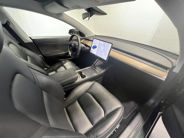 Tesla Model 3 Standard RWD Plus 60 kWh | Navigatie | LM Velgen 18" | Panoramadak | Voorstoelen Verwarmd | Cruise Control | Dodehoekdetectie | Airco Automatisch |