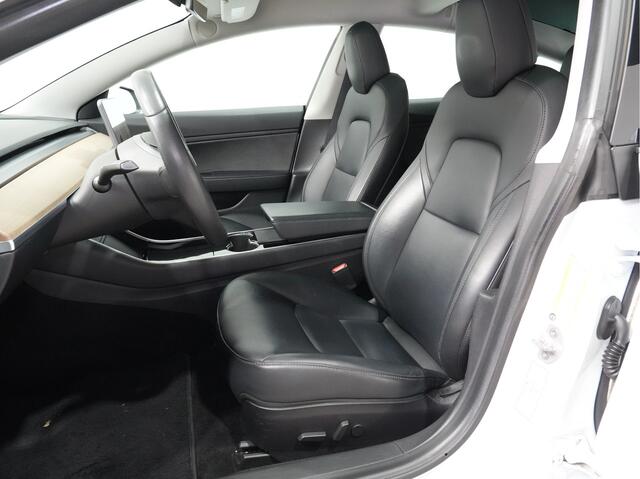 Tesla Model 3 Long Range AWD 75 kWh / 1e Eigenaar! / Trekhaak / Panoramadak Lings bak