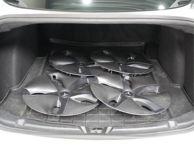 Tesla Model 3 Long Range AWD 75 kWh / 1e Eigenaar! / Trekhaak / Panoramadak Lings bak