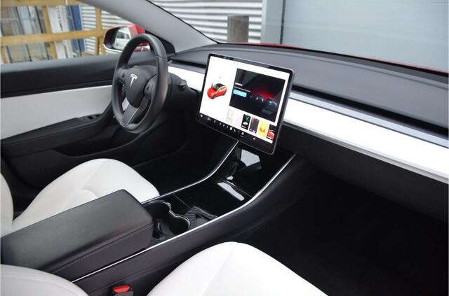 Tesla Model 3 Standard RWD Plus / NAP / WIT Interieur