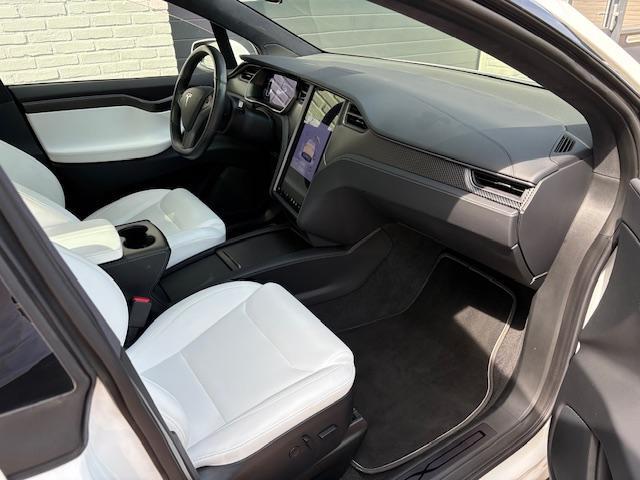 Tesla Model X Performance Ludicrous + / 814PK / Chrome delete / Carbon / Raven / AP3