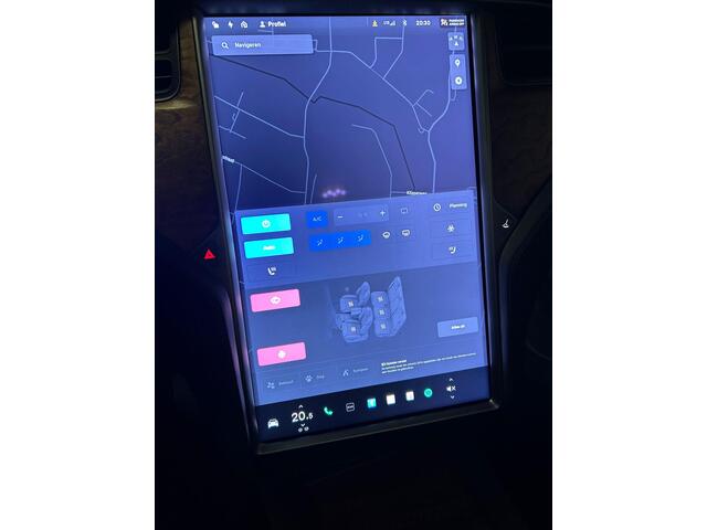 Tesla Model X Long Range / Lederen bekleding / Trekhaak / Autopilot / Carbon pakket / Camera / Stoelen+stuurwiel verwarming / Luchtvering