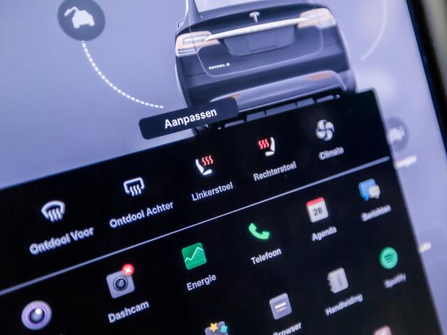 Tesla Model X 75D Sport 334Pk (AUTOPILOT, LUCHTVERING, MEMORY SEATS, LEDER, TREKHAAK, 360 CAMERA, STUUR/STOELVERWARMING, SFEERVERLICHTING, NIEUWSTAAT)