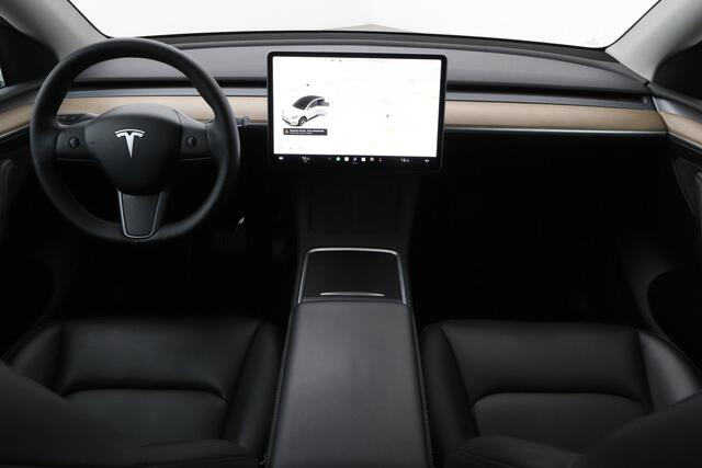 Tesla Model Y Long Range AWD 75 kWh | Incl. BTW | Panoramadak | Vol-Leder | Auto-Pilot | 20 Inch | 360° Camera