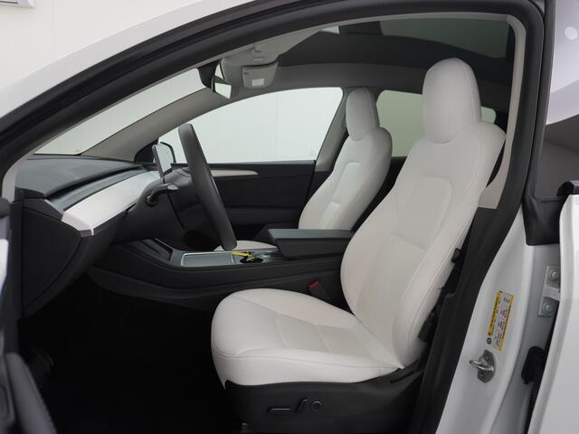 Tesla Model Y Long Range 514PK AWD 75kWh Ivoor-Interieur LMV 20" Warmtepomp Full-Self-Driving Computer 3 Leder Stoelverwarming-V+A+Stuur Adap.Cruise Navi Ecc Keyless PDC-a+v Elek.Achterklep Lmv Led Standkachel 4WD LR 1e Eigenaar, origineel Nederlands Geleverd, Accu/Mot