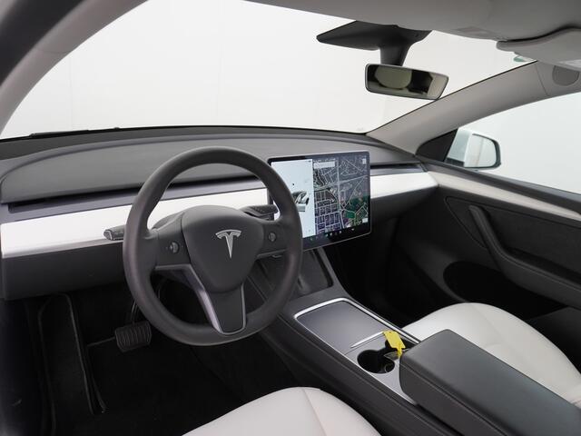 Tesla Model Y Long Range 514PK AWD 75kWh Ivoor-Interieur LMV 20" Warmtepomp Full-Self-Driving Computer 3 Leder Stoelverwarming-V+A+Stuur Adap.Cruise Navi Ecc Keyless PDC-a+v Elek.Achterklep Lmv Led Standkachel 4WD LR 1e Eigenaar, origineel Nederlands Geleverd, Accu/Mot