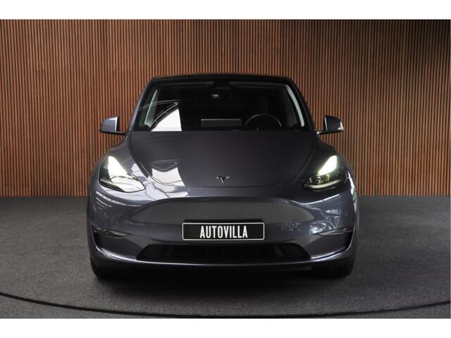 Tesla Model Y Long Range Dual Motor AWD 514pk Afn. trekhaak Navi Camera Leer Warmtepomp ACC Autopilot PDC Elektr. achterklep Stoelverwarmimg voor en achter Stuurverwarming Optie: Full Self-Driving Capability Afneembaar trekhaak BTW auto