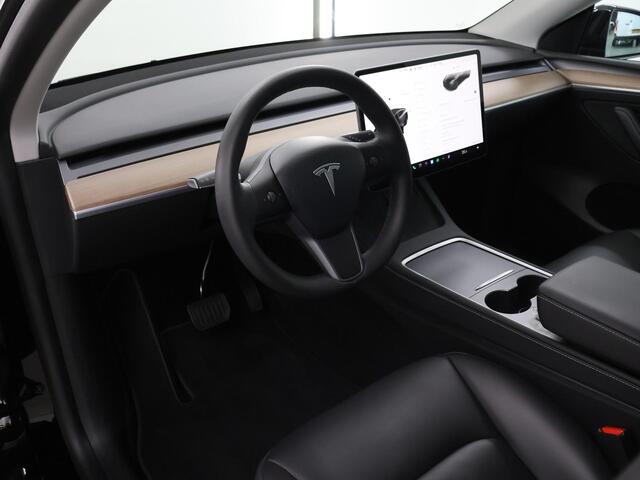 Tesla Model Y Long Range AWD 75 kWh | SOH 95% | Panoramadak | Lederen Interieur | Adaptieve Cruise Control | Camera | Dodehoek detectie | LED |