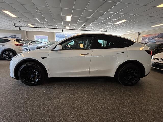 Tesla Model Y Long Range AWD 75 kWh / dec '21 - incl BTW - Leer / Panoramadak / 20 inch / Camera's / BLIS / Afn Trekhaak - 1e Eig -