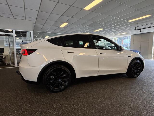 Tesla Model Y Long Range AWD 75 kWh / dec '21 - incl BTW - Leer / Panoramadak / 20 inch / Camera's / BLIS / Afn Trekhaak - 1e Eig -