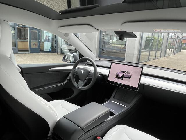 Tesla Model Y Long Range AWD 75 kWh | NL Auto/1e Eig./Full Self-Driving/Enhanced Autopilot/20-inch/Trekhaak/Acceleration boost/Navi/Pano.Dak