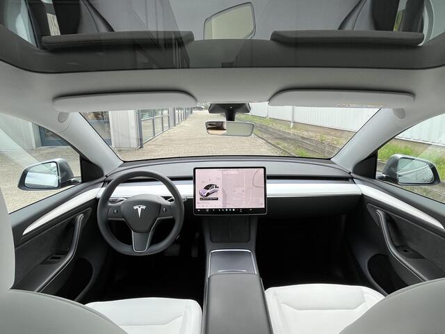 Tesla Model Y Long Range AWD 75 kWh | NL Auto/1e Eig./Full Self-Driving/Enhanced Autopilot/20-inch/Trekhaak/Acceleration boost/Navi/Pano.Dak