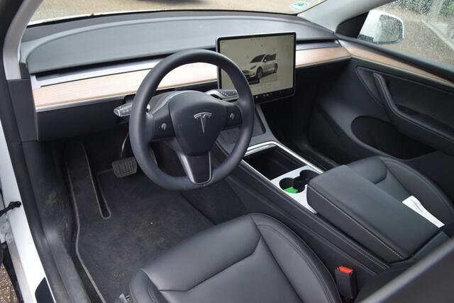Tesla Model Y RWD 58 kWh Autopilot bas. / Stoelverwarming / BTW auto! Weinig KM!