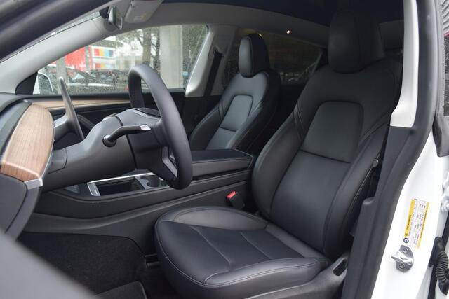 Tesla Model Y RWD 58 kWh Autopilot bas. / Stoelverwarming / BTW auto! Weinig KM!