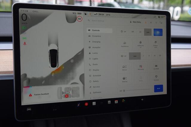 Tesla Model Y RWD 58 kWh Autopilot bas. / Stoelverwarming / BTW auto! Weinig KM!
