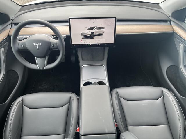 Tesla Model Y RWD 58 kWh / Stoelverwarming / Warmtepomp / Keyless Go / Panorama dak /