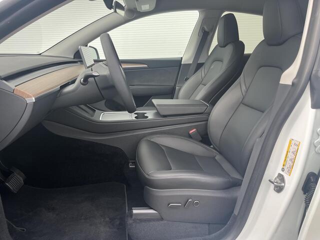 Tesla Model Y RWD 58 kWh / Stoelverwarming / Warmtepomp / Keyless Go / Panorama dak /