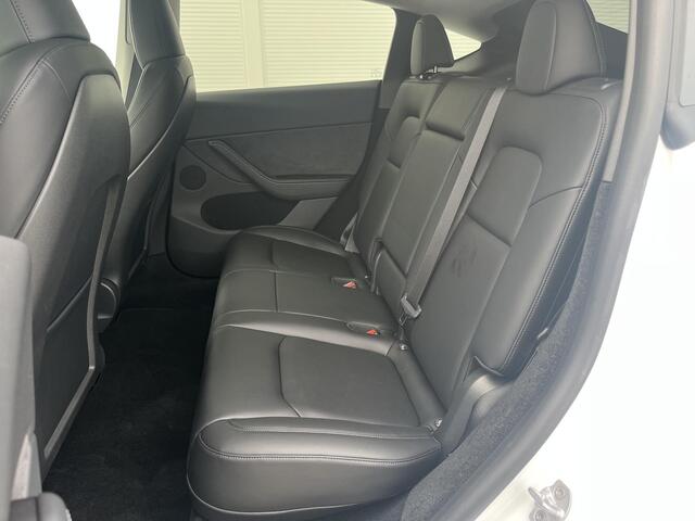 Tesla Model Y RWD 58 kWh / Stoelverwarming / Warmtepomp / Keyless Go / Panorama dak /