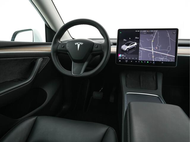 Tesla Model Y Long Range AWD 75 kWh [ 3-Fase ] (INCL.BTW) Aut. *PANO-WINDOW | AUTO-PILOT | LUXURY-LEATHER | SURROUND-VIEW | NAVI-FULLMAP | FULL-LED | AIR-SUSPENSION | DIGI-COCKPIT | KEYLESS | CAMERA | DAB+ | HEATED-COMFORT-SEATS*