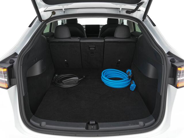 Tesla Model Y Long Range AWD 75 kWh [ 3-Fase ] (INCL.BTW) Aut. *PANO-WINDOW | AUTO-PILOT | LUXURY-LEATHER | SURROUND-VIEW | NAVI-FULLMAP | FULL-LED | AIR-SUSPENSION | DIGI-COCKPIT | KEYLESS | CAMERA | DAB+ | HEATED-COMFORT-SEATS*