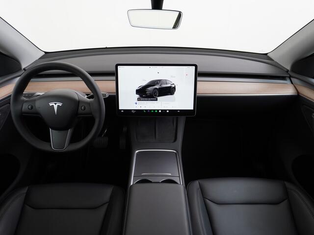 Tesla Model Y Long Range AWD 75kWh Warmtepomp Lmv 20" Autopilot FSD-Computer 3 Leder Panoramadak Elektr.Stuur+Stoel+Verwarmd Navi Ecc Premium Audio Keyless Camera's Elektr.AchterKlep Parkeer Assistent Sentry-Mode Privacyglas Bluetooth Dodehoek detector Connected servic
