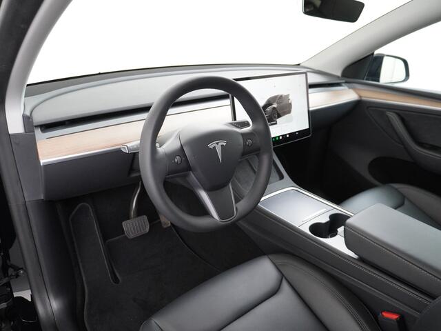 Tesla Model Y Long Range AWD 75kWh Warmtepomp Lmv 20" Autopilot FSD-Computer 3 Leder Panoramadak Elektr.Stuur+Stoel+Verwarmd Navi Ecc Premium Audio Keyless Camera's Elektr.AchterKlep Parkeer Assistent Sentry-Mode Privacyglas Bluetooth Dodehoek detector Connected servic