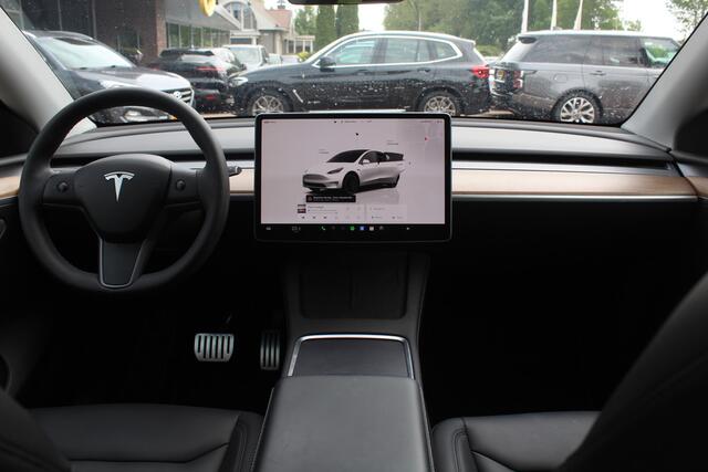 Tesla Model Y Long Range AWD 75 kWh / Autopilot / Panoramadak / Camera / 21'' / Keyless / Leder / Dodehoek / Navigatie / Stoelverwarming