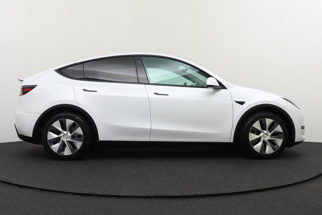 Tesla Model Y RWD 58 kWh Autopilot Pano-dak Stoelverw. V+A