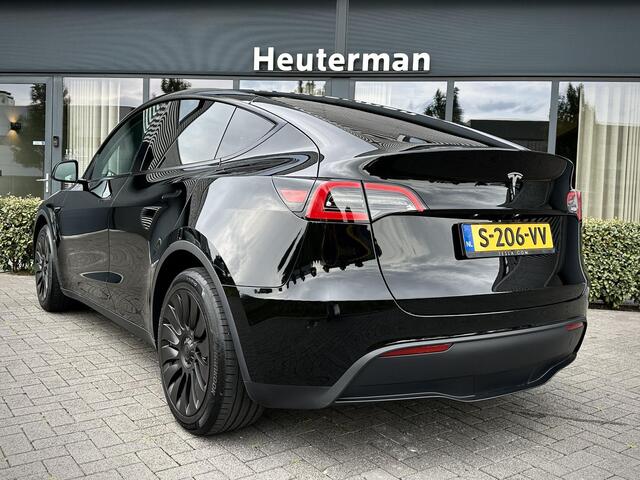 Tesla Model Y RWD 58 kWh Autopilot/ Panodak/ All Black