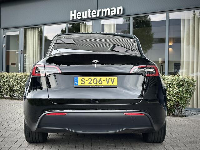 Tesla Model Y RWD 58 kWh Autopilot/ Panodak/ All Black