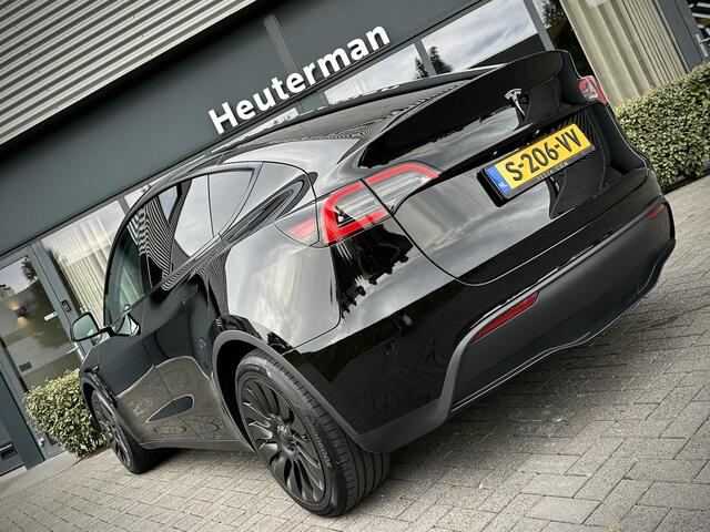 Tesla Model Y RWD 58 kWh Autopilot/ Panodak/ All Black