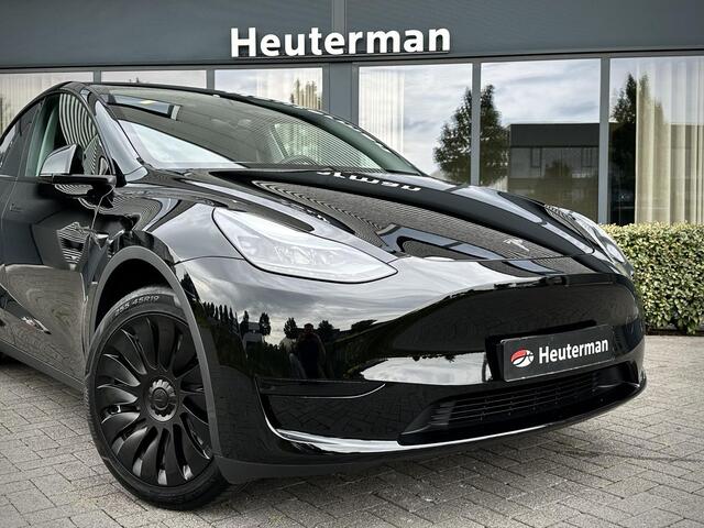 Tesla Model Y RWD 58 kWh Autopilot/ Panodak/ All Black