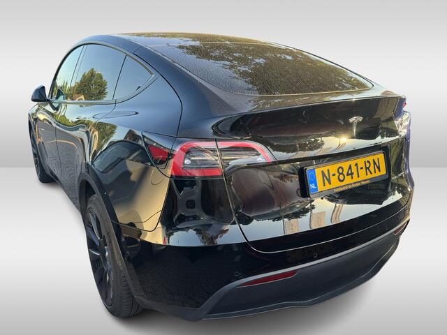 Tesla Model Y Long Range AWD 75 kWh / Autopilot / Panoramadak / Camera / 21'' / Keyless / Leder / Dodehoek / Navigatie / Stoelverwarming