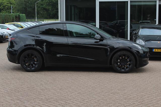 Tesla Model Y Long Range AWD 75 kWh / Autopilot / Panoramadak / Camera / 21'' / Keyless / Leder / Dodehoek / Navigatie / Stoelverwarming