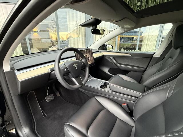 Tesla Model Y RWD Panorama/ Trekhaak/ Autopilot