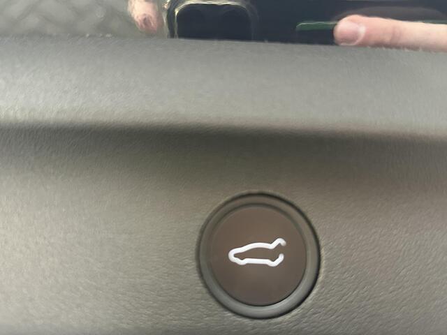 Tesla Model Y Performance AWD 75 kWh VAN: ¤39.900,- VOOR: ¤37.877,- UW EINDEJAARSVOORDEEL: ¤2.023,-| AUTOPILOT| VOLLEDIGE FABRIEKSGARANTIE T/M 6-2026/80.000KM | AANDRIJFLIJN EN ACCU GARANTIE T/M 12-2030 of 192.000km