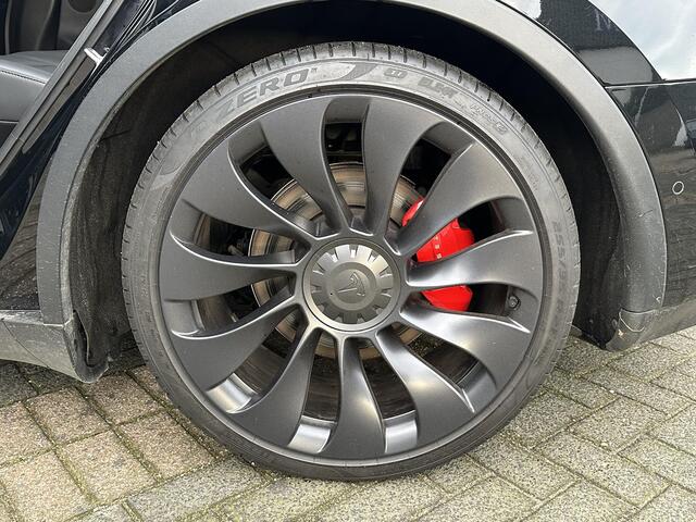 Tesla Model Y Performance AWD 75 kWh VAN: ¤39.900,- VOOR: ¤37.877,- UW EINDEJAARSVOORDEEL: ¤2.023,-| AUTOPILOT| VOLLEDIGE FABRIEKSGARANTIE T/M 6-2026/80.000KM | AANDRIJFLIJN EN ACCU GARANTIE T/M 12-2030 of 192.000km