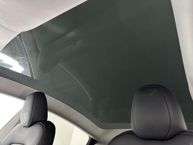 Tesla Model Y Long Range AWD 75 kWh [ 3-Fase ] {SOH-87%} (INCL.BTW) Aut. *PANO-WINDOW | AUTO-PILOT | LUXURY-LEATHER | NAVI-FULLMAP | MATRIX-LED | KEYLESS | CAMERA | DAB+ | HEATED-COMFORTSEATS | PRIVACY-GLASS | 19''ALU*