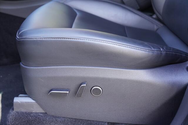 Tesla Model Y Long Range AWD 75 kWh / 93 SOH / BTW / Autopilot / Pano /Camera / Stoelverwarming /