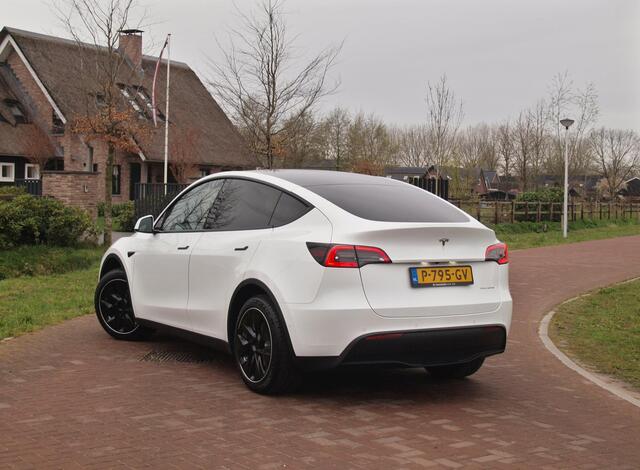 Tesla Model Y Long Range AWD 75 kWh NL-Auto | Panoramadak | 360 Camera | Full Self Driving Computer 3 | Apple Carplay |